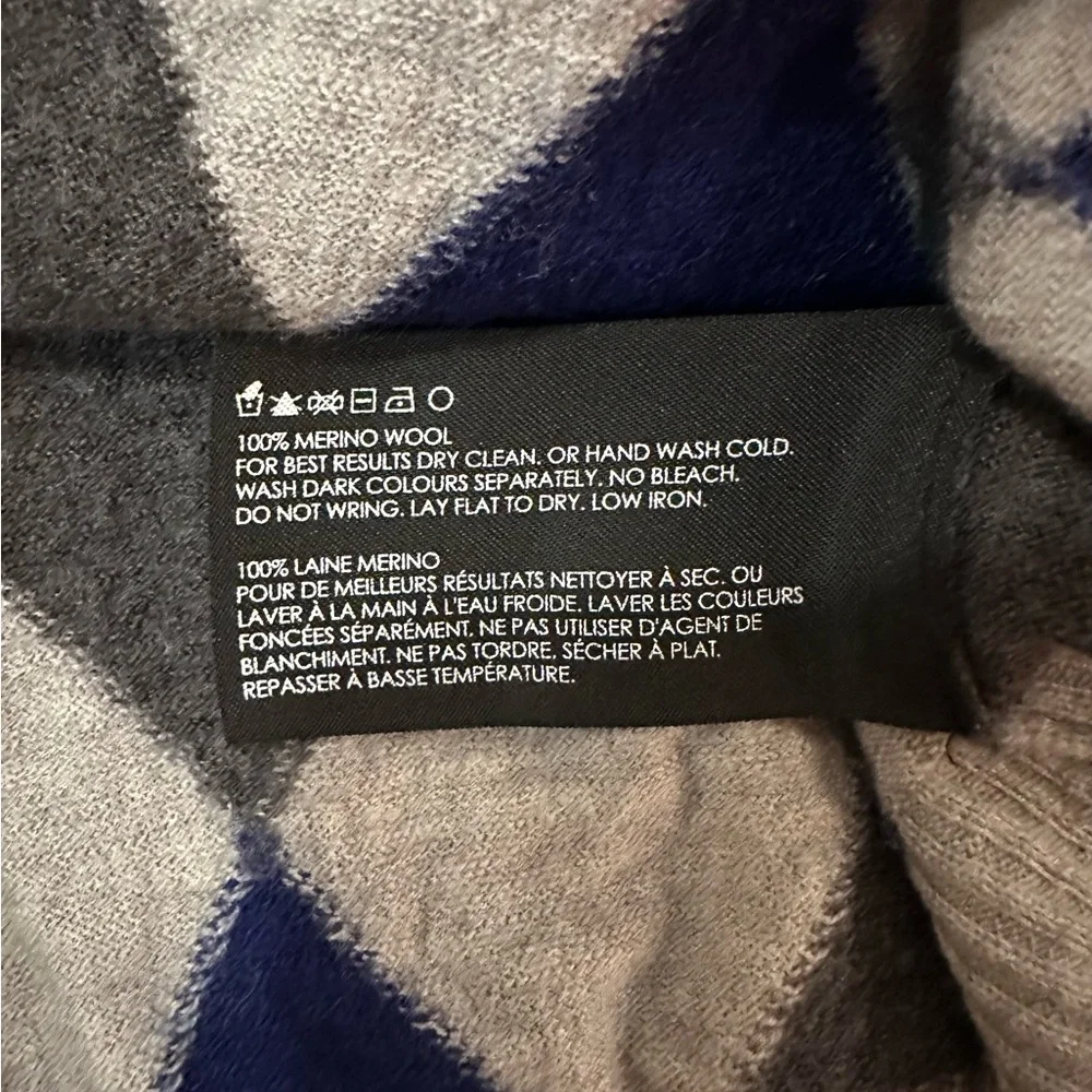 Club Monaco Argyle merino wool Cardigan - Gray and Navy - Picture 4 of 8